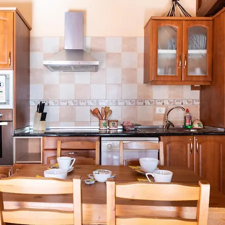 Charming Rustic House El Pinar & Wifi Country house
